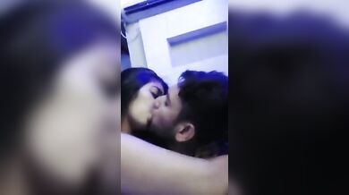 नंगे बदन हॉट किसिंग फकिंग करते लवर्स