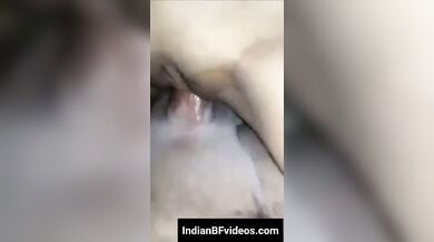 गर्लफ्रेंड के टाइट बूब्स दबा चोदी उसकी टाइट चुत