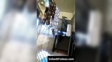 पत‍ि ने बनाया बीवी का बुब दिखाई वीडियो