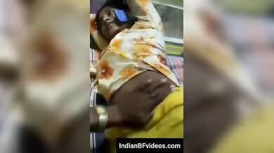 पत‍ि ने बनाया बीवी का बुब दिखाई वीडियो