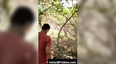 जंगल मे देहाती रंडी की चुदाई
