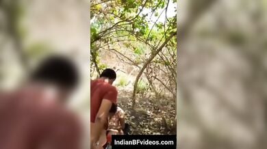 जंगल मे देहाती रंडी की चुदाई