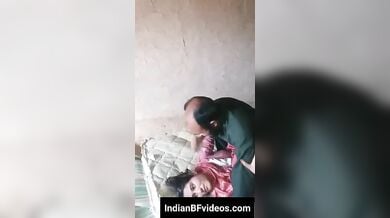 जवान रंडी की चुदाई करता पाकिस्तानी अंकल