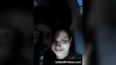 ब्रा-पैंटी में खडी भाभी के गोरे गोरे बुब्स चुसे