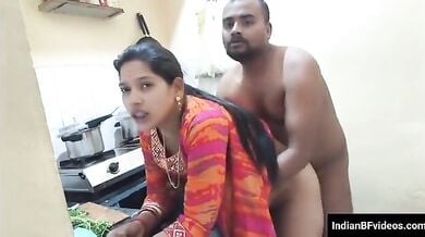 सेक्सी कामवाली को किचन के अंदर चोद निकाला माल