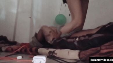 पति का लंड चूसके लंड राइडिंग करती स्लिम भाभी
