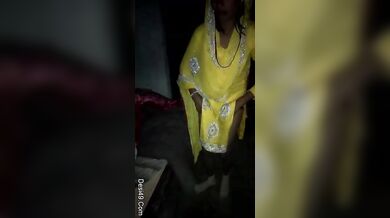 चुदाई के लिए सलवार चड्डी उतारती छत्तीसगढी बीवी