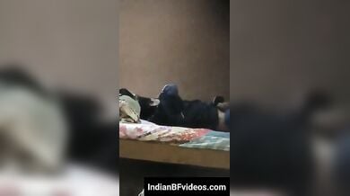 कुंवारी भतीजी की चुदाई करता उसका चाचा
