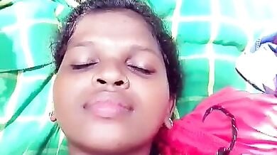 तेलुगु देहाती लड़की की पेटी पैक चूत जंगल में चोदी