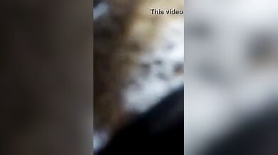 घर के कोपचे में अंकल से चुदने का मजा लेती लड़की