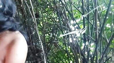 खूबसूरत चूचों वाली तेलुगु लड़की ने जंगल में चूसा लंड