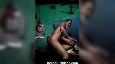 भोली भाली औरत की चुदाई करता ठरकी मौलाना