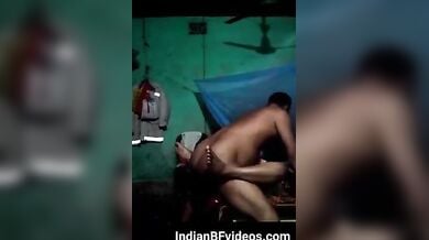 भोली भाली औरत की चुदाई करता ठरकी मौलाना