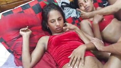 काली गांड वाली दो लौंडिया की चूत बजाते दो लड़के