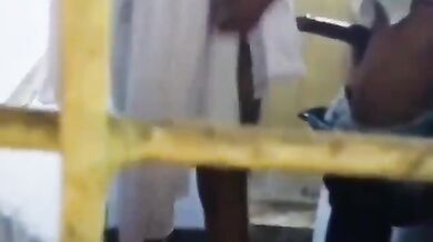 क्लासमेट्स की चुदाई चुपके से देखते सहपाठी