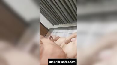 ऑन्टी चूस रही है अंकल का बडा लंड