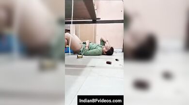 चीटर इंडियन हाउसवाइफ का यार ने बनाया सेक्स एमएमएस