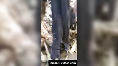 जंगल में नंगी लडकी को चोदते २ साउथ इंडियन आदमी