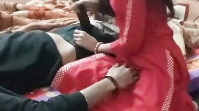 साली ने जीजा के अंडरवियर से लंड निकालकर चूसा