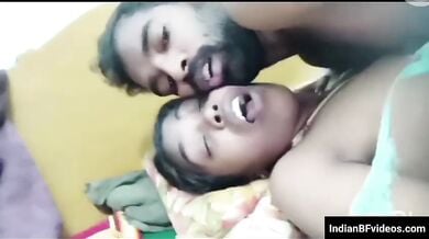 तमिल हॉउसवाइफ पति के साथ हार्ड चुदाई का मजा ले रही है