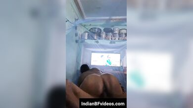 पति-पत्नी ने की दोपहर में काम क्रिड़ा