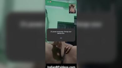 चुत मे मूली डालके वीडियोकॉल मे अपने आशिक को दिखाती देसी भाभी