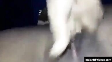 बेस्टफ्रेंड की चुत मे ऊँगली करते हुए चुत चाटती लड़की देसी लेस्बियन सेक्स