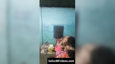 गरीब देहाती पति पत्नी की रात में चुदाई