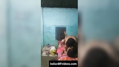गरीब देहाती पति पत्नी की रात में चुदाई