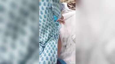शादीशुदा बंगाली लड़की ने खुले में दिया ब्लोजॉब