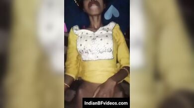 दुबली गर्लफ्रेंड की चुदाई कर किया चूत पर वीर्य का छिड़काव