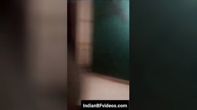 सर्दी के महीने मे बिना कपडे उतार चुदाई करते विलेज लवर
