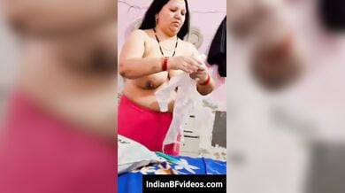 बिग बूब्स ऑन्टी ड्रेस चेंजिंग वीडियो