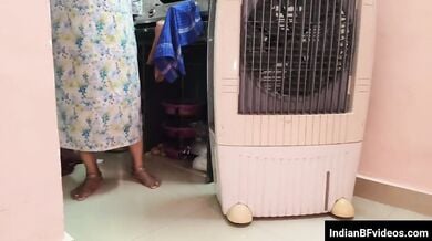 संगीता भाभी को लंड चूसाके लंड पे बिठाया