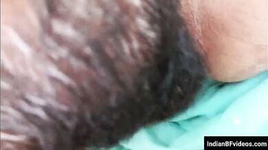 गन्ने के खेत मे गाँव की भाभी की गांड और चुत चोदा