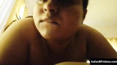 चबी बंगाली गर्ल की डॉगी पोज़ मे गांड चुदाई