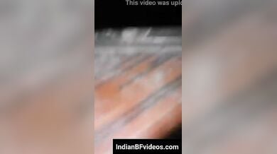 कंडोम लगाकर की लिपस्टिक वाली औरत की चुदाई