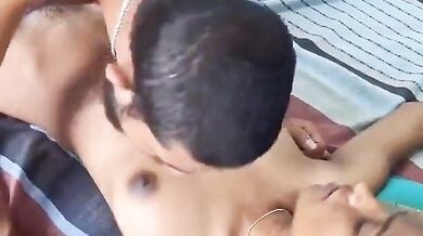 लड़की का जिस्म चूमकर उसे तडपाया फिर कुतिया बनाकर चोदा