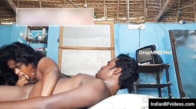 चुदासी आंटी ने पडोसी का लंड झड़ने तक चोदा