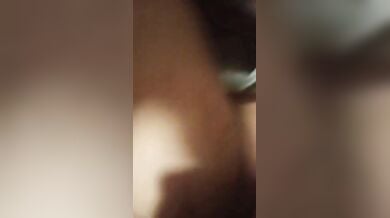 वर्जिन इन्डोनेशियाई लड़की की पहली चुदाई