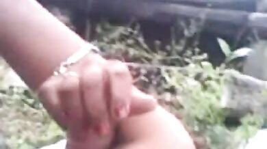 गाँव के खंडहर में देहाती छोरी की सुंदर चूत चोदी