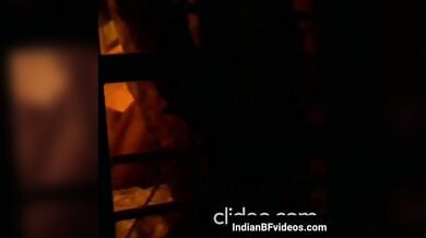 रात को मैंने खिड़की से पति-पत्नी का सेक्स देख लिया