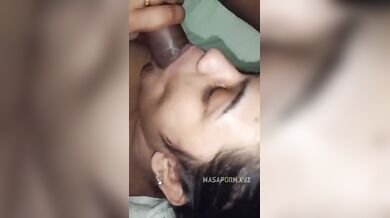 लंड चूसने का पूरा स्वाद लेती घरेलु बीवी