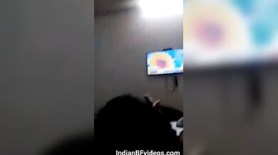 क्यूट गर्लफ्रेंड को चूसाया बडा लंड ओयो रूम के अंदर