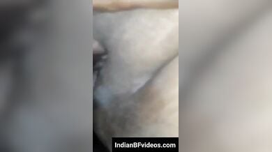 पड़ोसन ऑन्टी ने मुझे अपने घर बुलाई अपनी बुर चुदवाने