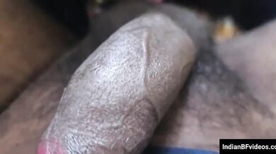साउथ की बीवी चूस रही है पति का काला लंड