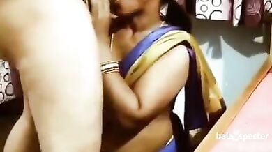 टीचर मैडम ने चूसा बस ड्राइवर का लंड