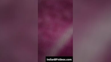 बुर मे ऊँगली करती भाभी की चुत मे डाला लंड