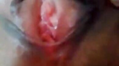 बीवी ने चूत तानकर रखी, पति ने बैंगन घुसाई