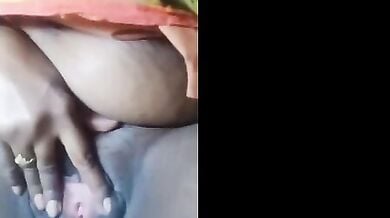 साउथ इंडियन लेडी की चूत मसल हस्तमैथुन